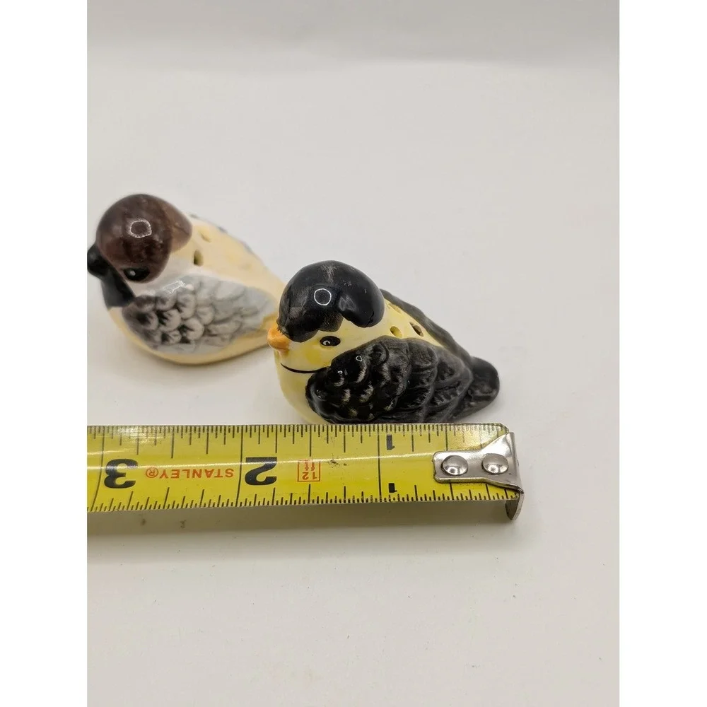 Vintage Ceramic Bird‎ Salt and Pepper Shakers Set Sparrow Chickadee Figurines
